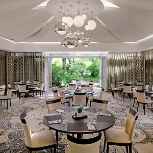 Hilton Park Отель